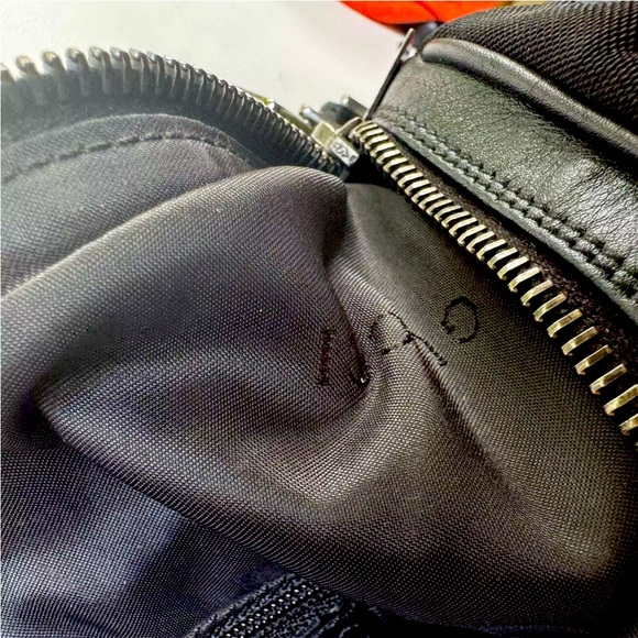 RARE Gucci Attache Shoulder Bag Tom Ford era. Style recently released again. - Picture 5 of 13